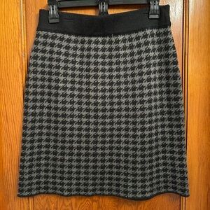 Willi Smith Women S Black Gray Houndstooth Plaid PullOn Wool Blend Sweater Skirt